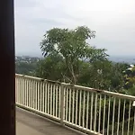 Vila Kuning View City Light Bandung N Big Garden